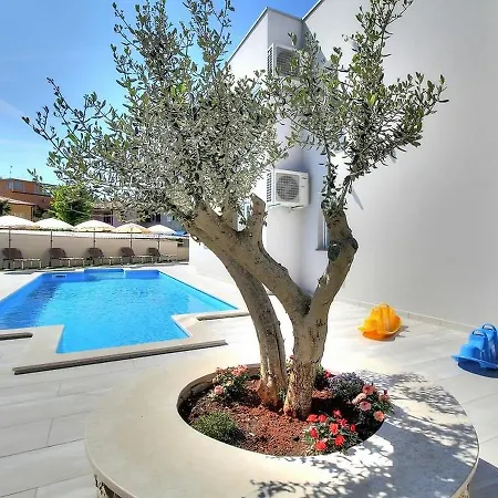 بيت للعطل Villa Riccardo أوماغ