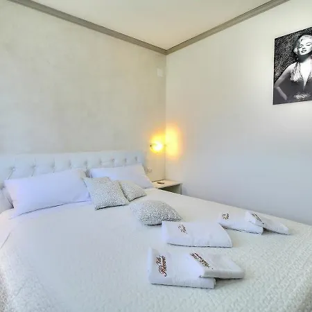 Villa Riccardo * أوماغ