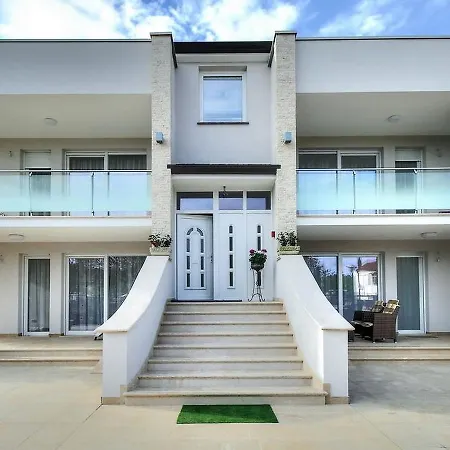 Villa Riccardo 우마그
